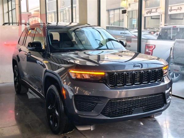 جیپ گراند شیرۆکی 2023  بۆ فرۆشتن لە عێراق - هەولێر